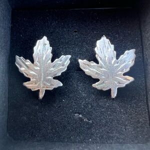 Vintage silver maple leaf earrings